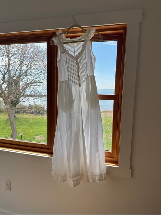 Doen Dresses & Skirts - Doen white Ruffle Neck Blouse